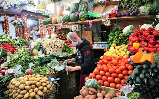 اشترى للتخزين.. ارتفاع 7 أصناف من الخضروات اليوم في سوق العبور للجملة شوف التفاح والبرقوق بكام